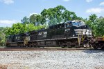 I9F clatters across the CSX Diamonds